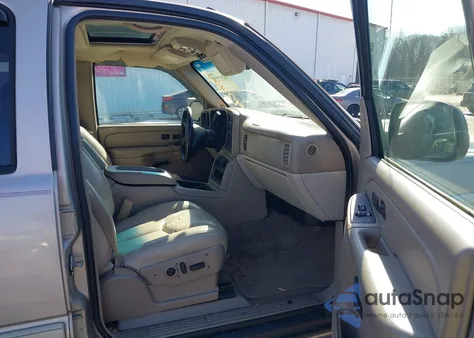 2005 Chevrolet Tahoe Lt from USA, damaged, VIN 1GNEC13T05R196900